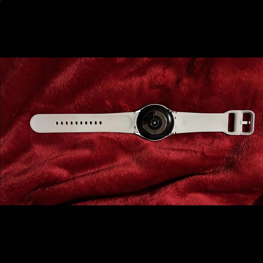 White Samsung Galaxy Watch 4
